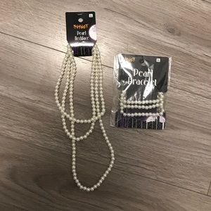 Faux pearl necklace and bracelet